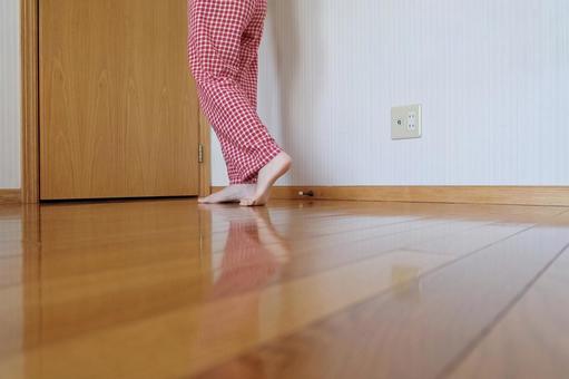 床チェック